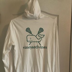 Vineyard Vines long sleeve hooded shirt. NWT